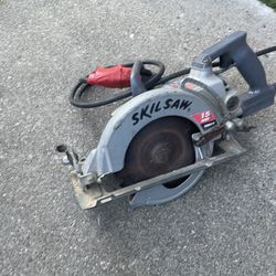 Skilsaw SHD77 7-1/4 (184mm) Worm Drive Saw 