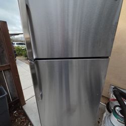 G&E Refrigerator 