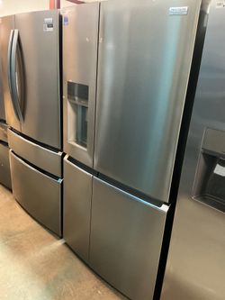 Frigidaire Gallery GRQC2255BF French Door Refrigerator (Open Box / Scratch & Dent)