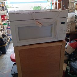 Whirlpool Under Cabinet Hanging Microwave 