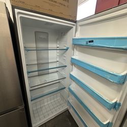 20 cubic upright Freezer