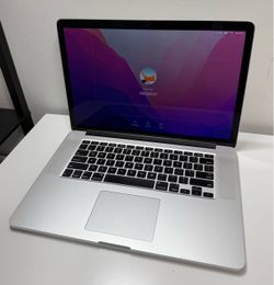 MacBook Pro 15 year 2015 core i7 16Gb 512Gb