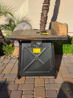 Hampton Bay Crossridge 30.00 in. W 50000 BTU coating Steel Propane Outdoor Fire Pit Table with Lava Rocks and Screen