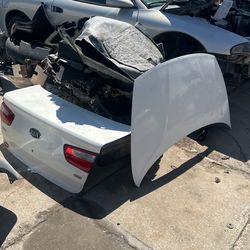 2013 Rio Hood And Trunk