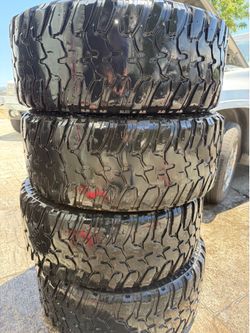 18” 4 used tires 33x12.50R18 M/T
