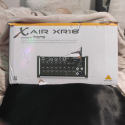 behringer XAIR XR18 Wireless USB Audio Interface
