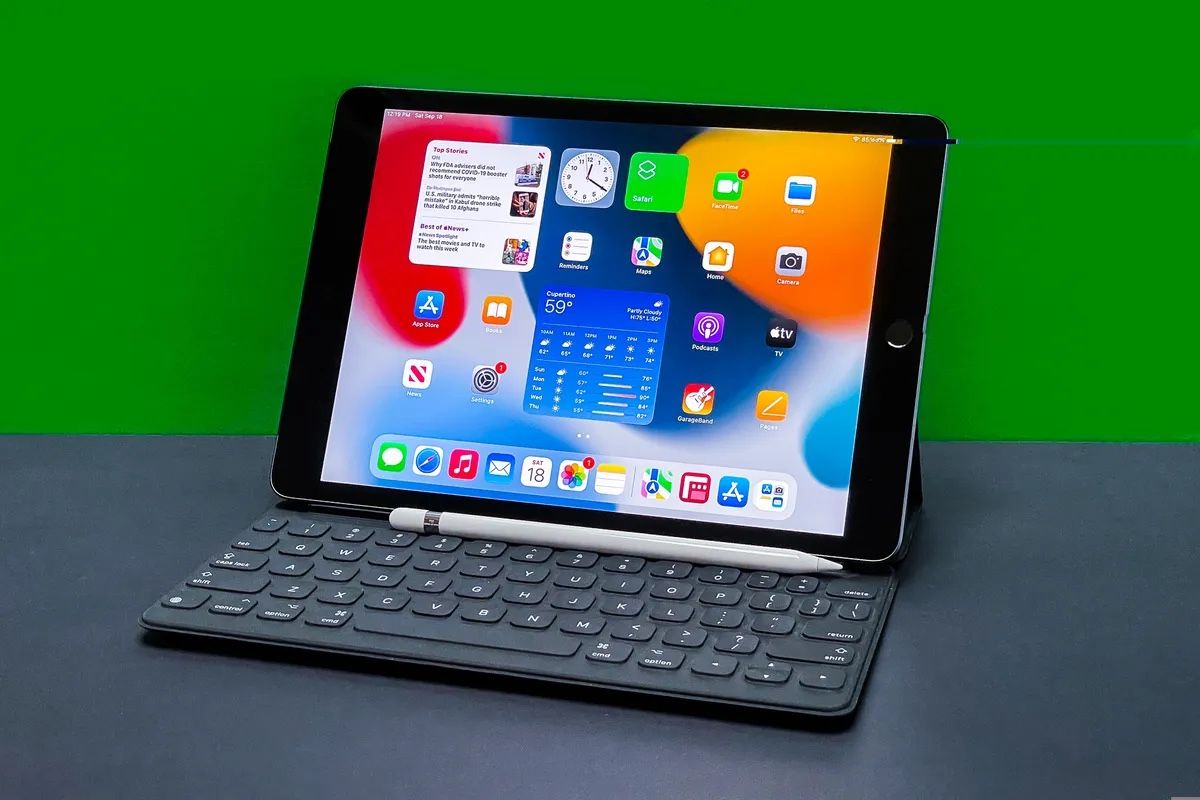 SELLING GOOD CONDITION IPAD