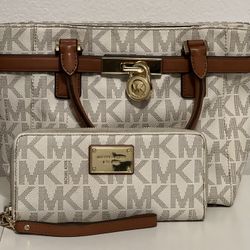 Michael Kors Purse & Matching Wallet