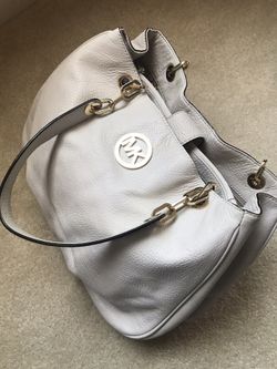 Micheal kors leather purse