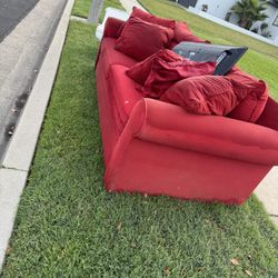 FREE - Red Couch - La Habra 