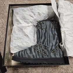 Jimmy Choo Uggs Size 7