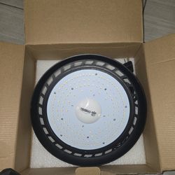 LED Grow Light 100watts. 