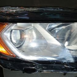 New GN15-13W029-SF OEM 2018-2022 FORD ECOSPORT RIGHT PASSENGER RH HEADLIGHT HALOGEN