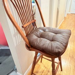 Pair Of Vintage Tom Seeley Wheat Back Swivel Windsor 30” Bar Height Stool