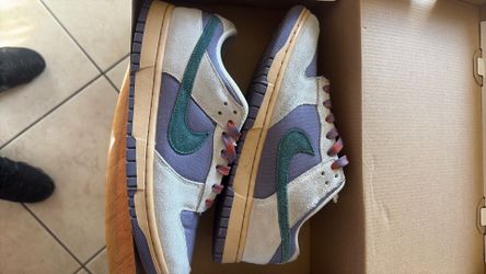 Size 9 1/2 brand new dunks