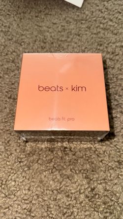 BEATS FIT PRO (KIM KARDASHIAN) EDITION