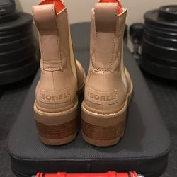 Sorel Boots Sz 8