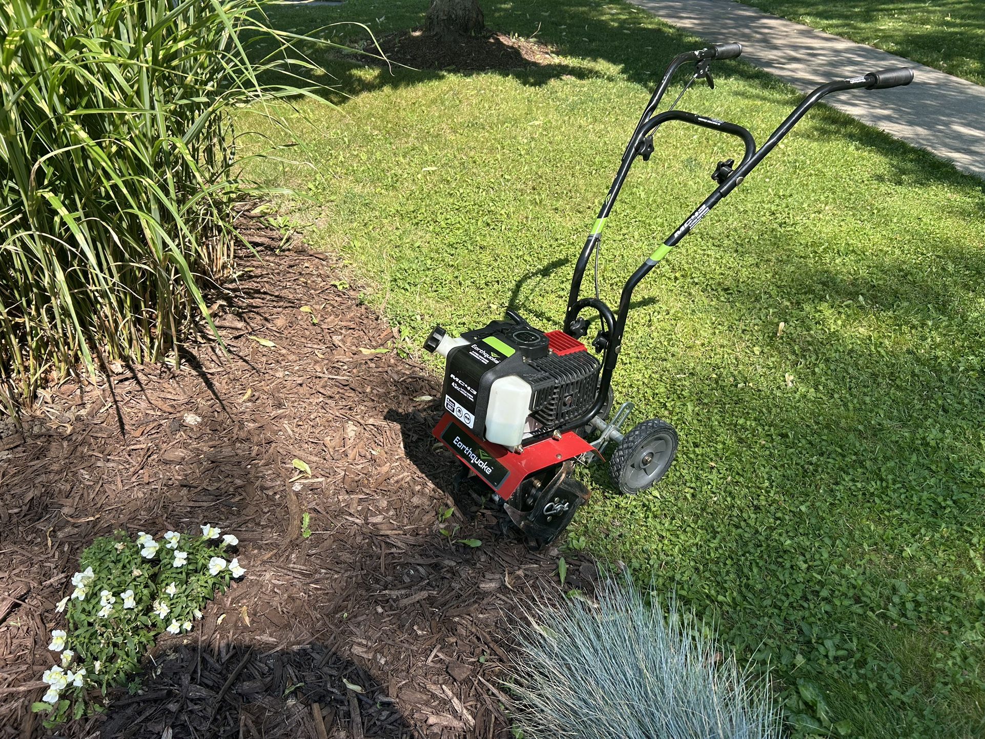🌎 Earthquake Gas Tiller Like New