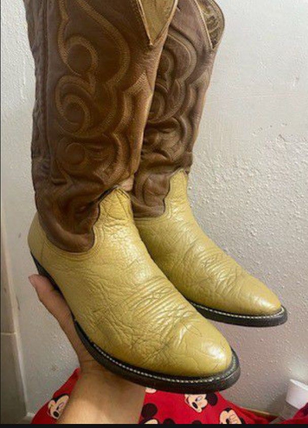 Authentic, Nacona Vintage", Leather Boots, size 9 good condition " new sole's