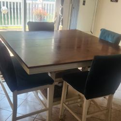 Hightop Table And Chairs