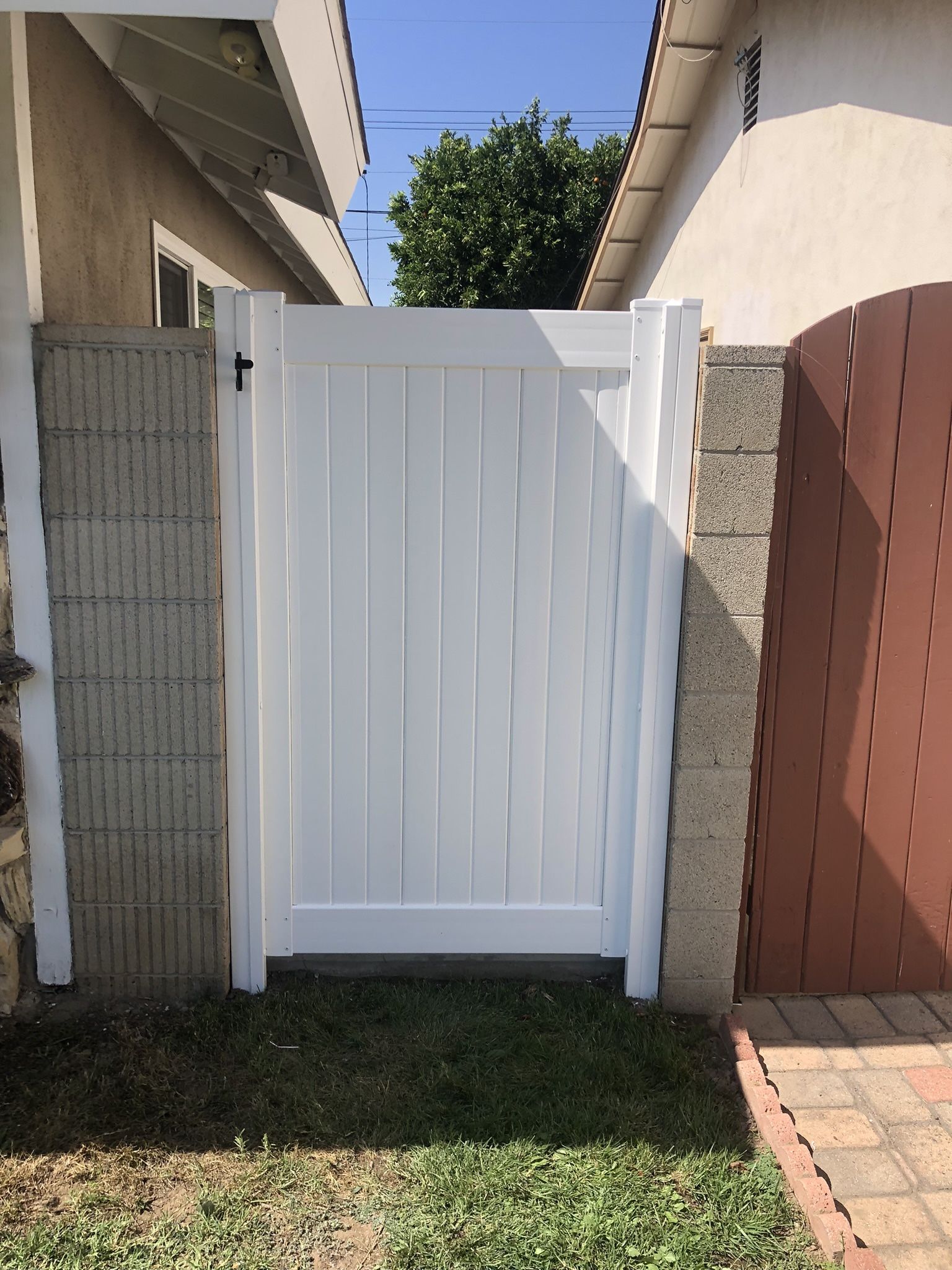 Vinyl Gates