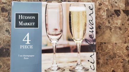 Champagne Glasses/ Flutes