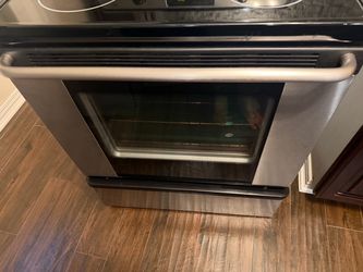 Whirlpool for IKEA Stainless Steel Electric Range with Glass Cooktop
