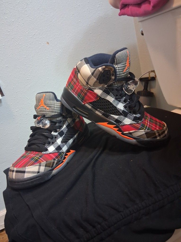 Sz 4.5y AIR JORDAN 5'S