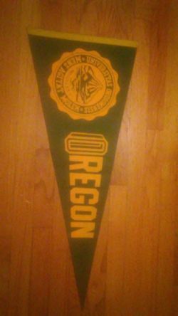 University of Oregon pennant flag