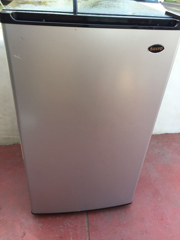 Sanyo stainless steel mini fridge eclipse series