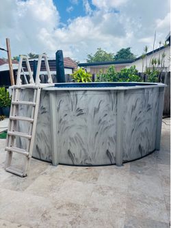 Above ground aluminum pool 12 foot round