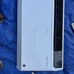 LG AC Unit LW1517IVSM 14,000 BTU