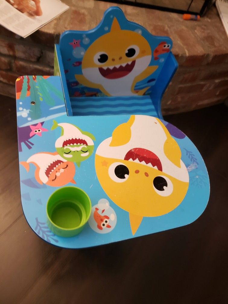 Baby Shark Toddler Desk