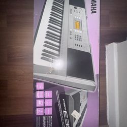 Yamaha PSR-E353