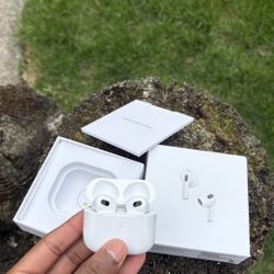 AirPod Gen 3