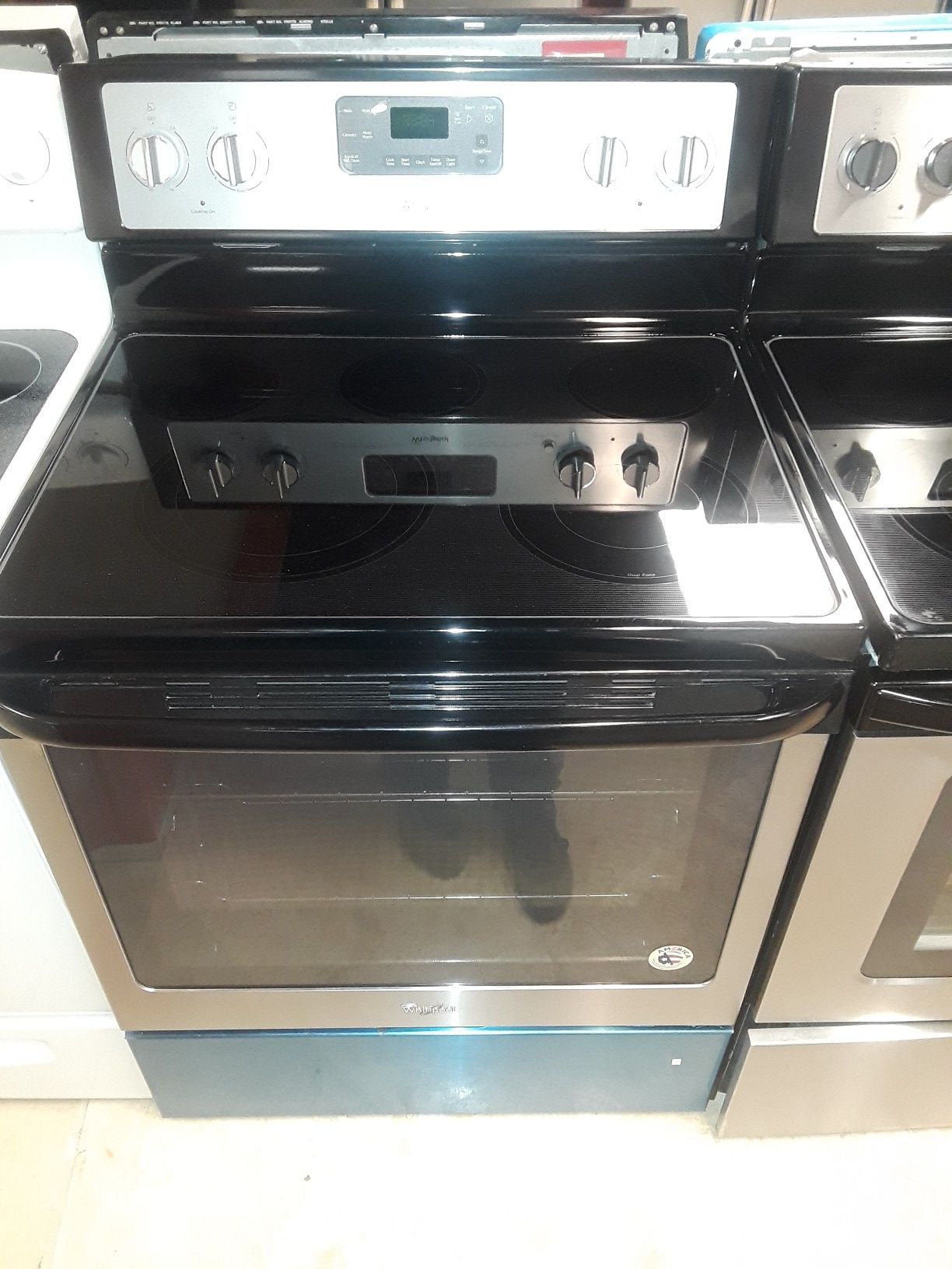 Whirlpool new scratch and dent stove