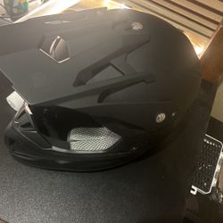 .Dirtbike Helmet, Size Medium