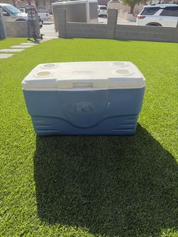 Ice chest