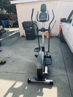 Golds gym stride trainer 510