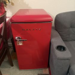 Retro Refrigerator 