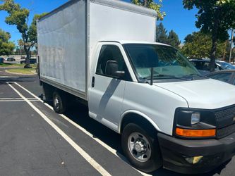 2017 Chevrolet Box Truck