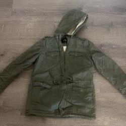 Sueter Size Small 