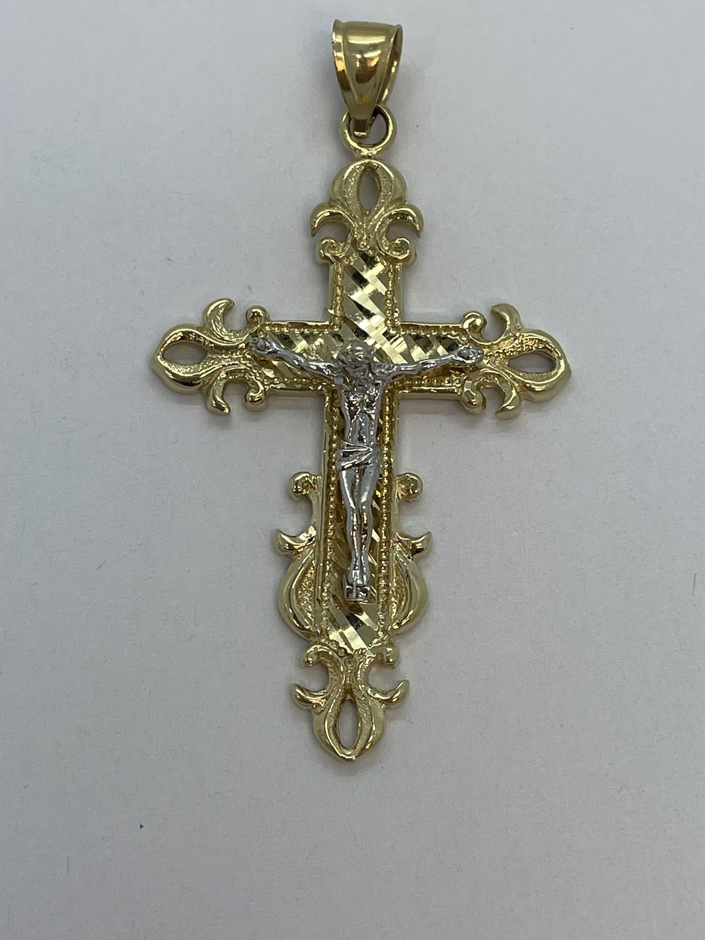 14K Gold Cross Pendant. New