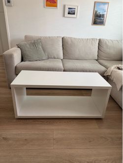 White wood coffee table