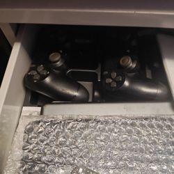 PS4 Controllers 2 For 30