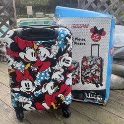 Disney 2 piece luggage set - Brand New