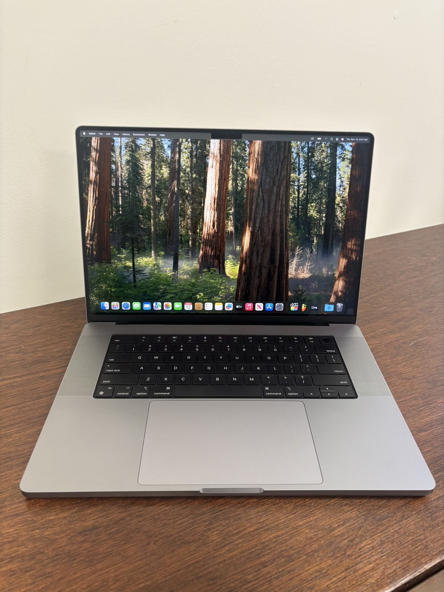 2021 MACBOOK PRO 16 INCH 16GB M1 PRO 512GB SSD BATTERY COUNT 53 FOR MUSIC RECORDING & VIDEO EDITING