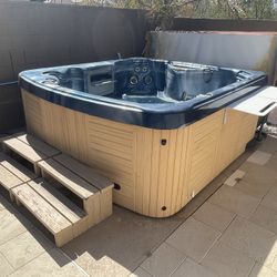 4-6 Person Hot Tub  