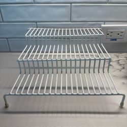 Wire shelf for spices