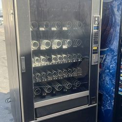 Snack machine